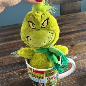 Grinch Plush Toy in Mug - Green